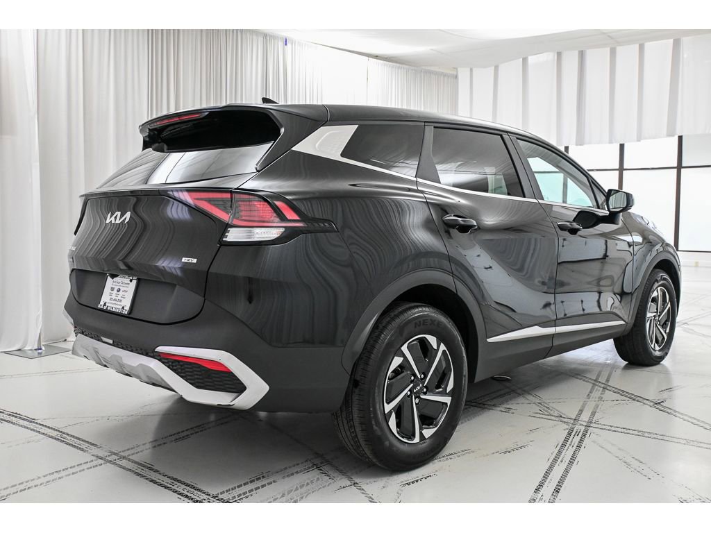 Used 2023 Kia Sportage LX image 7