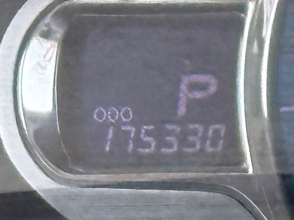 Used 2013 Toyota Sienna XLE image 30