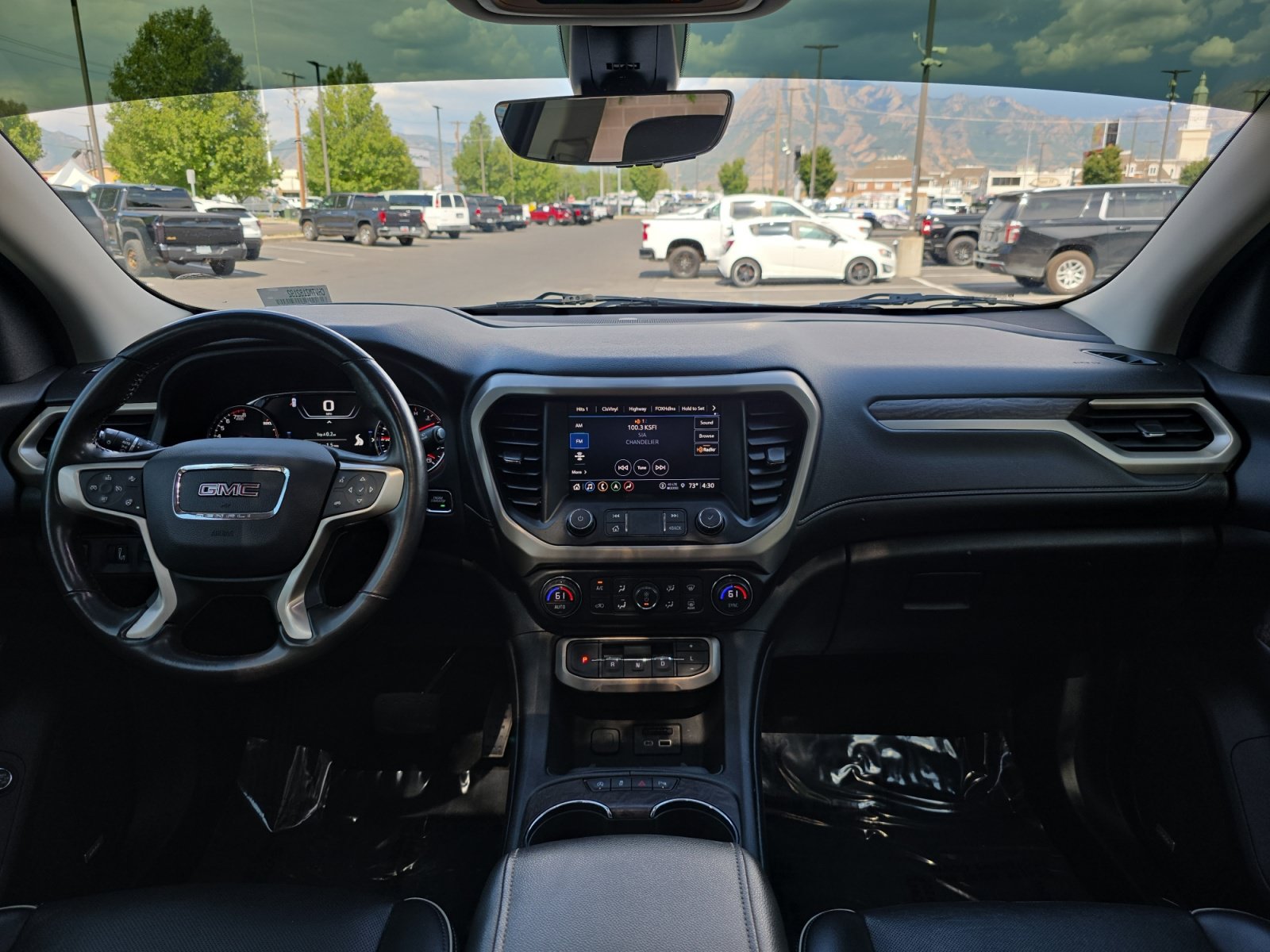 Used 2021 GMC Acadia Denali w/ Denali Ultimate Package AWD/4WD image 15