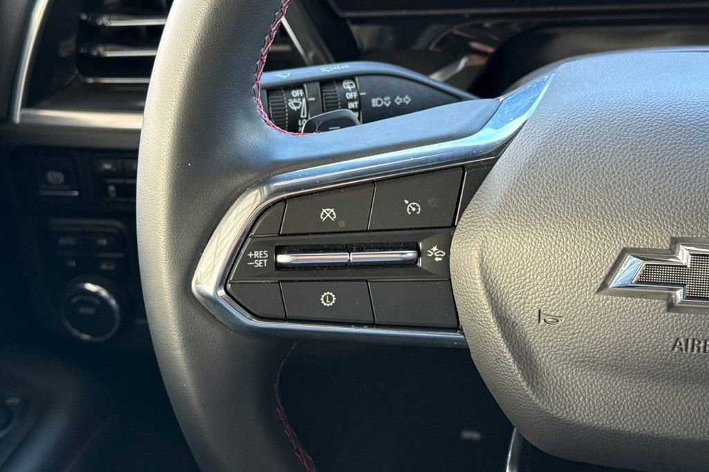 Used 2025 Chevrolet Suburban RST image 37