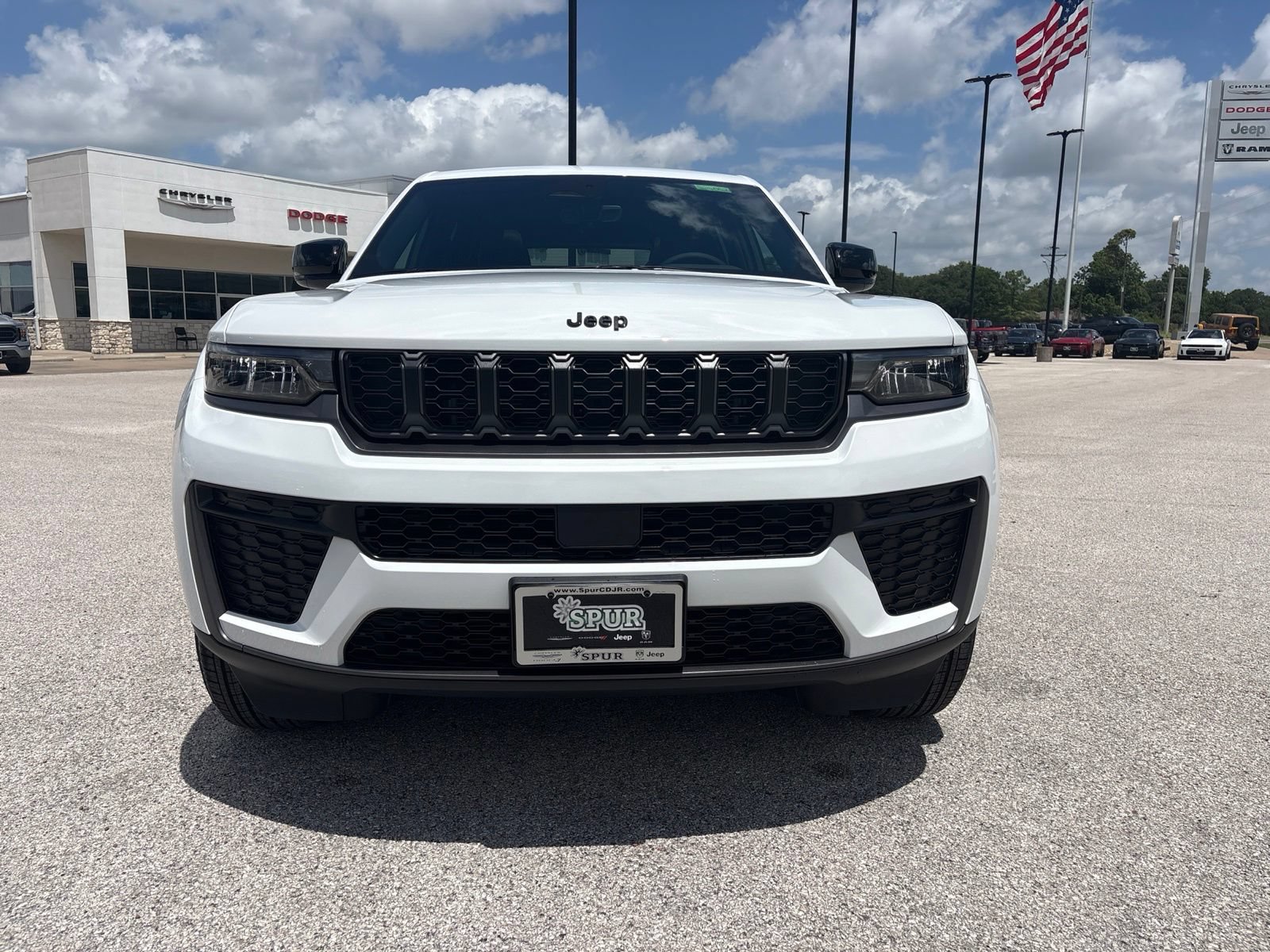 New 2026 Jeep Grand Cherokee Altitude RWD image 9