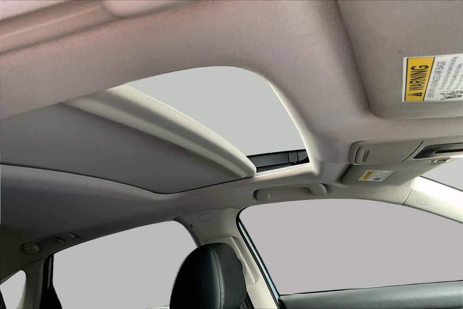 Used 2022 Honda Civic Touring image 14