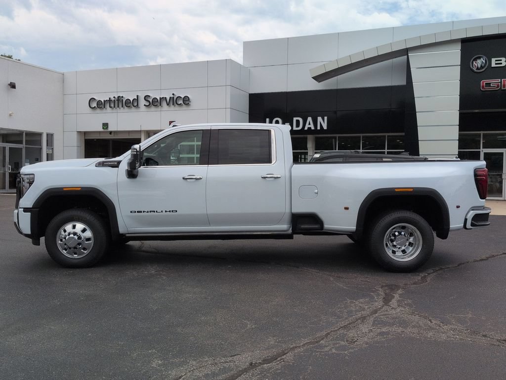 New 2026 GMC Sierra 3500 Denali Ultimate w/ LPO, Black Badging Package AWD/4WD image 8