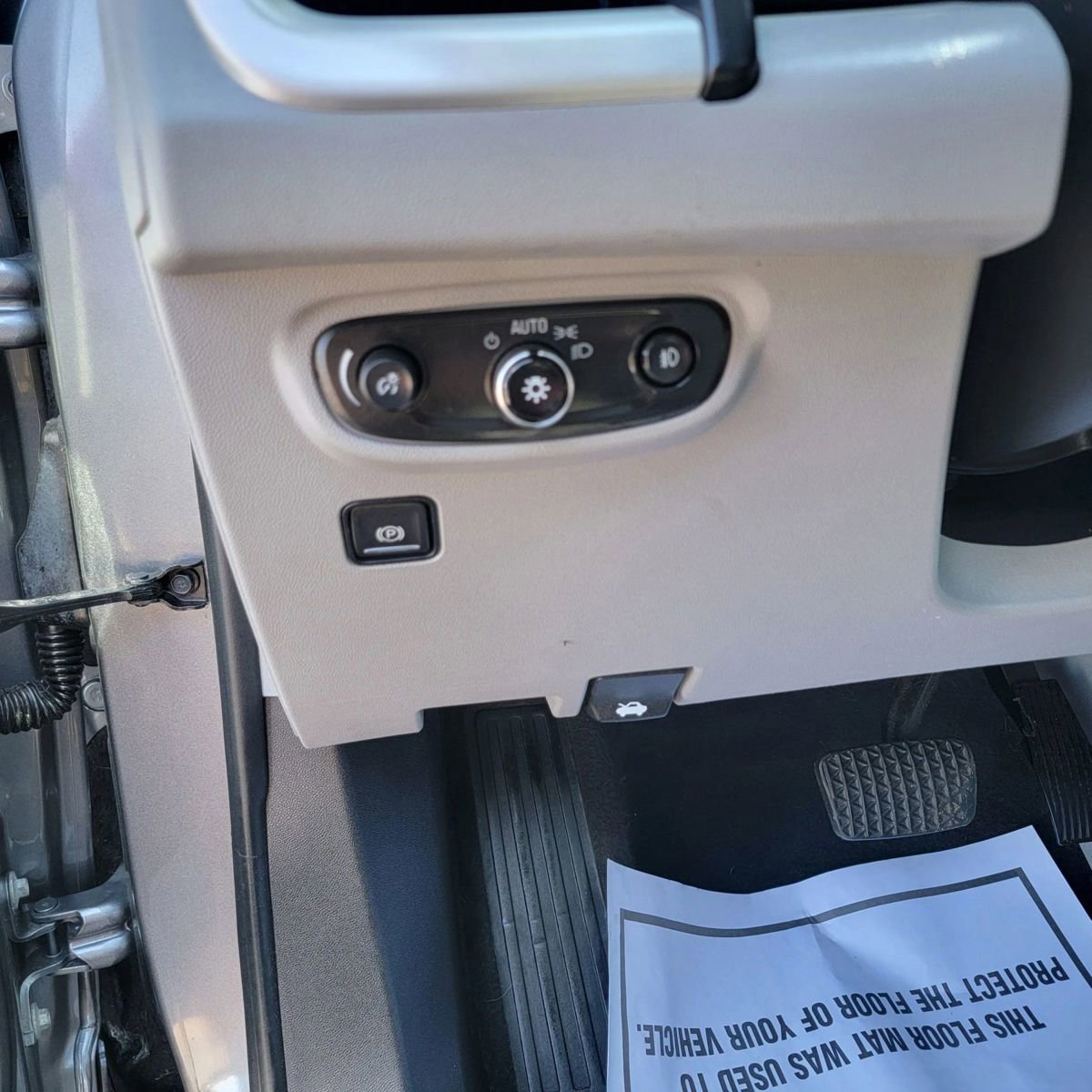 Used 2021 GMC Terrain SLT image 23
