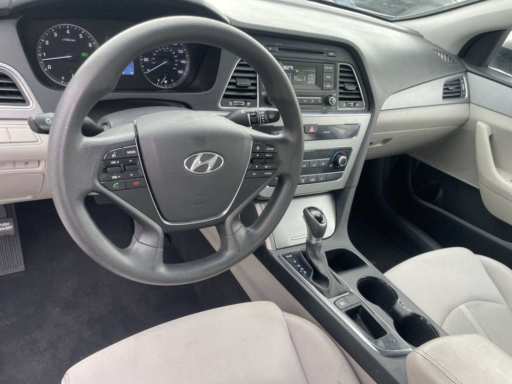 Used 2017 Hyundai Sonata SE FWD image 9