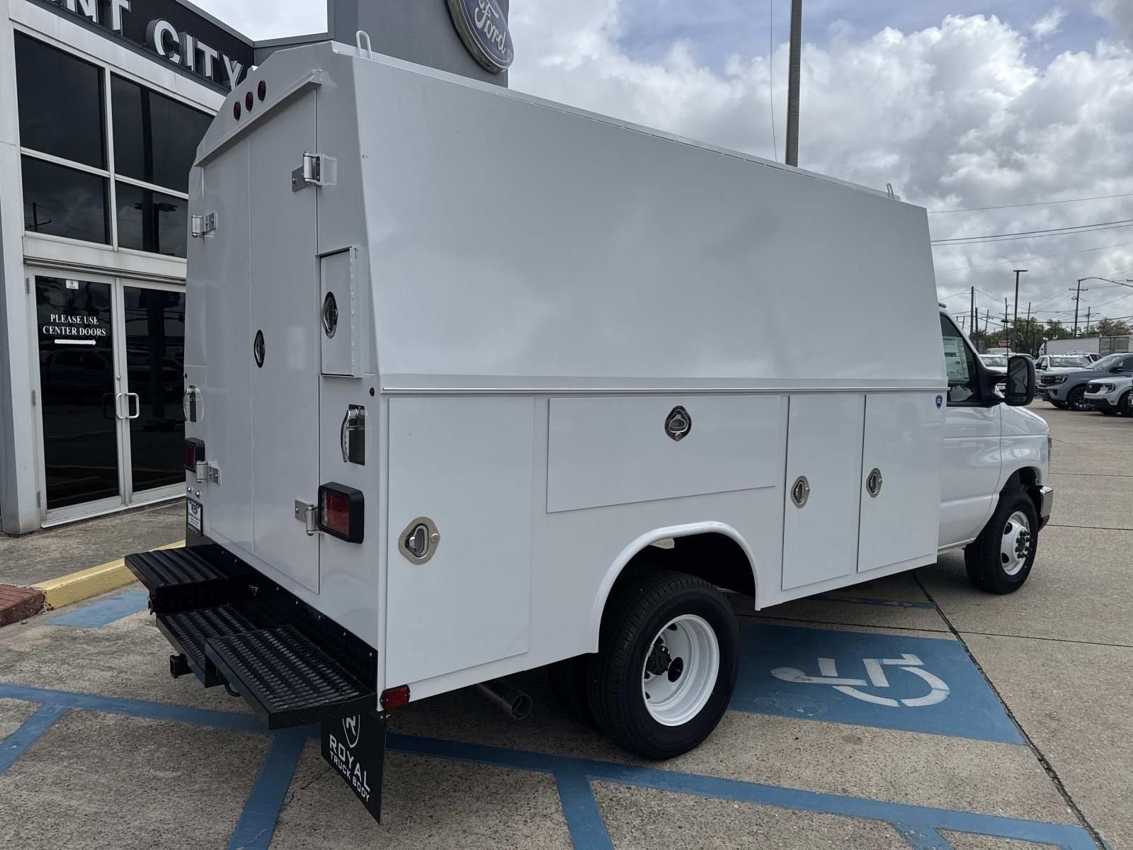 New 2026 Ford E-350 and Econoline 350 Super Duty w/ Power Equipment Group image 14