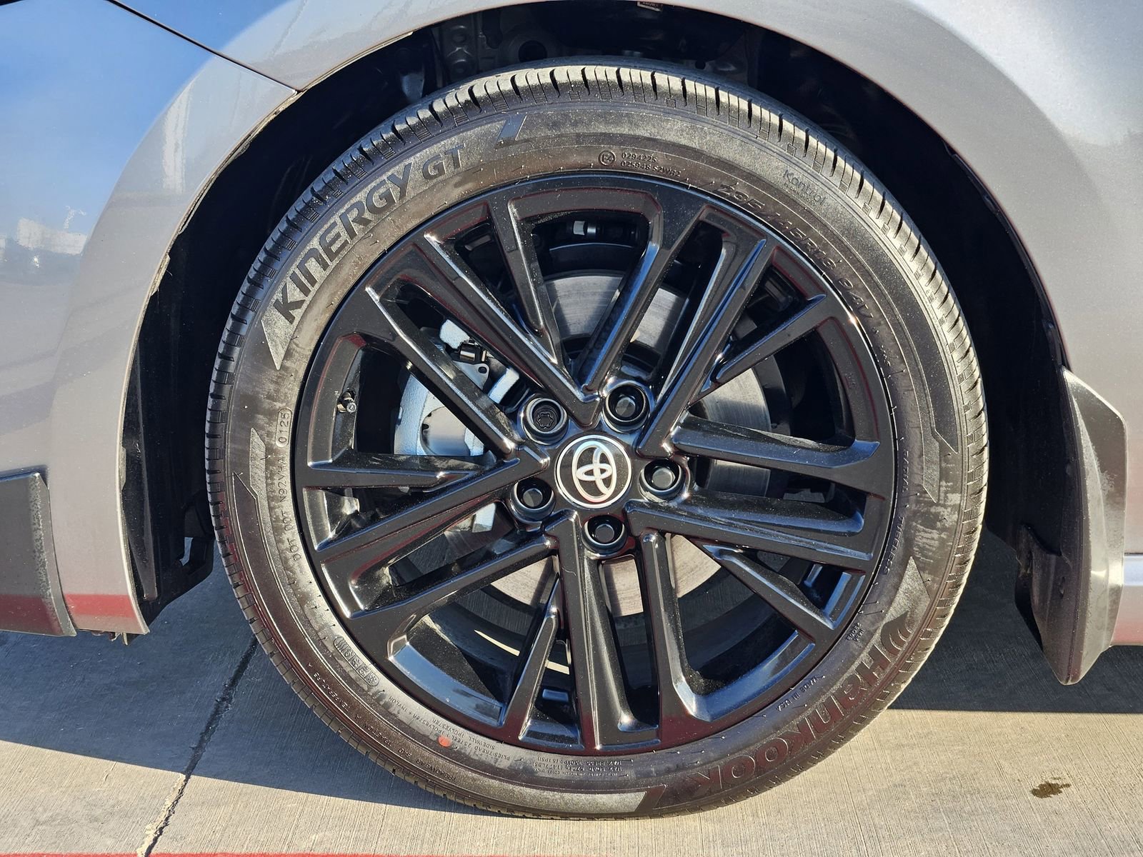 Used 2025 Toyota Camry SE image 14