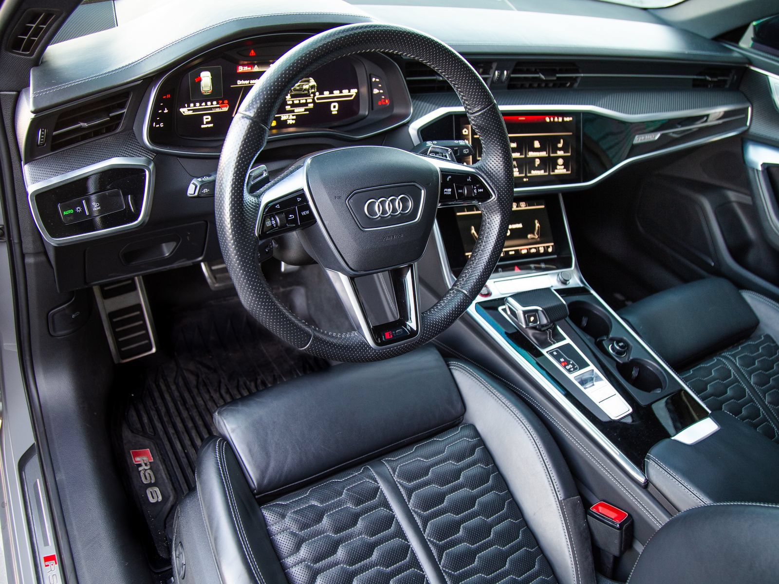 Used 2021 Audi RS 6 w/ Carbon Optic Package AWD/4WD image 4
