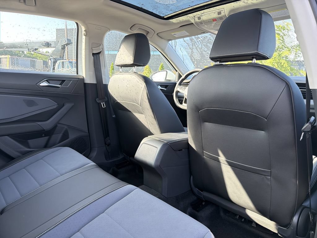 New 2026 Volkswagen Jetta SE FWD image 17