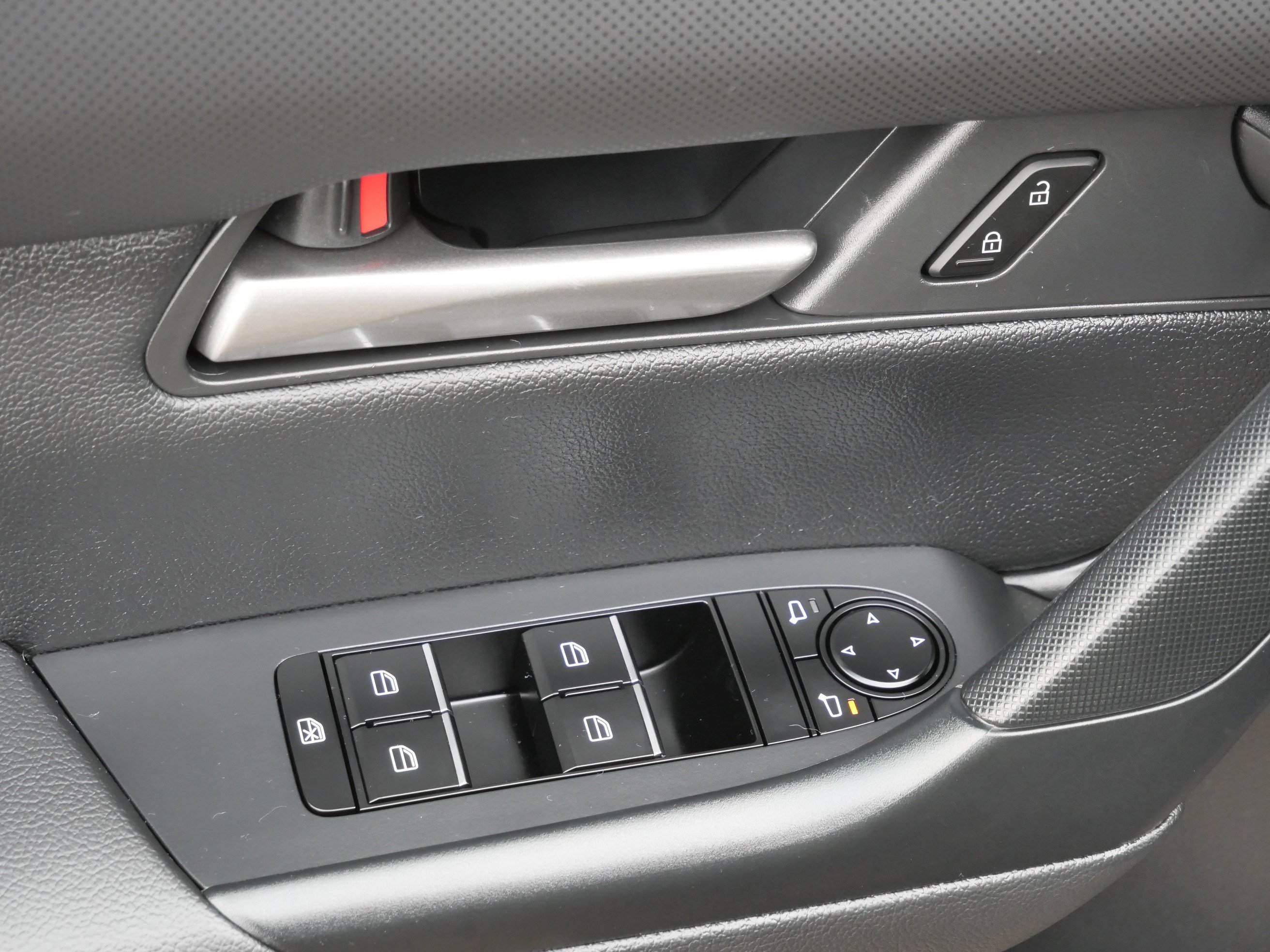 Used 2024 MAZDA CX-50 AWD 2.5 S w/ Cargo Package image 19