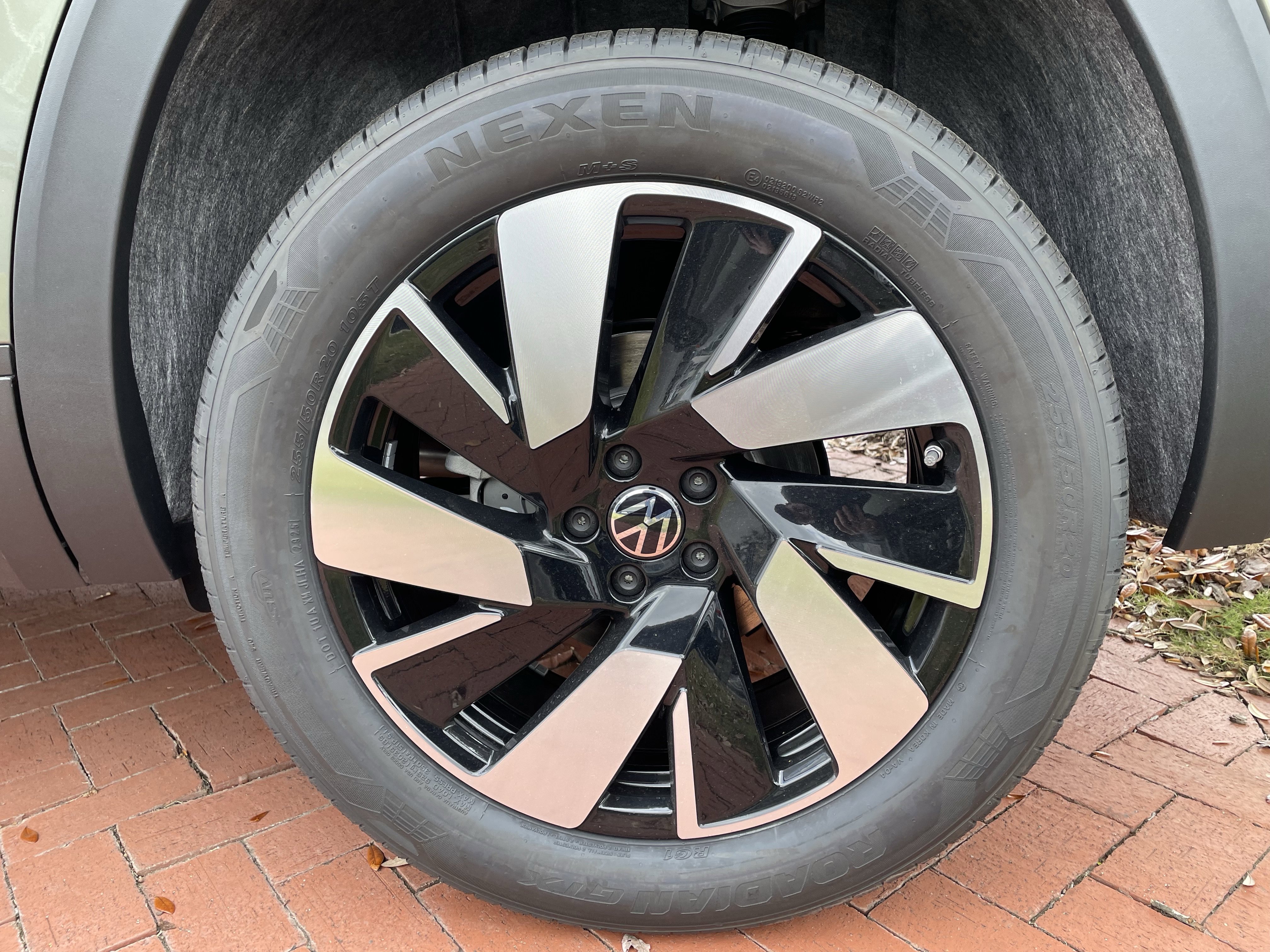 New 2026 Volkswagen Atlas Cross Sport SE image 8