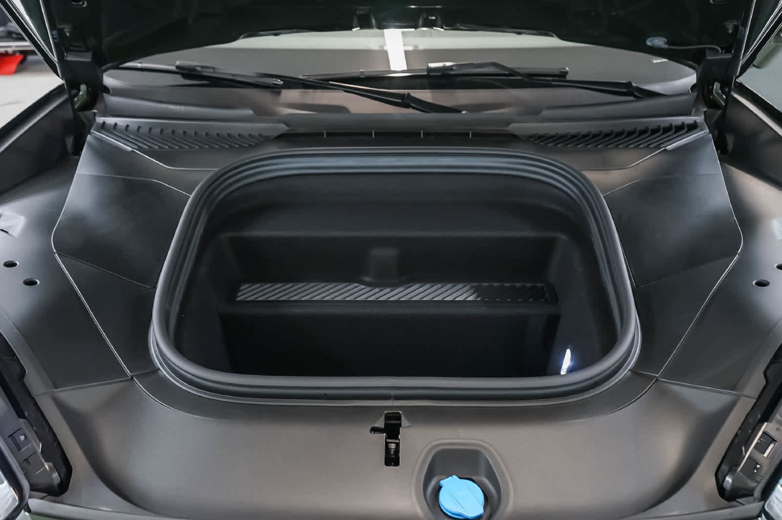 New 2026 Porsche Cayenne Turbo Electric AWD/4WD image 33