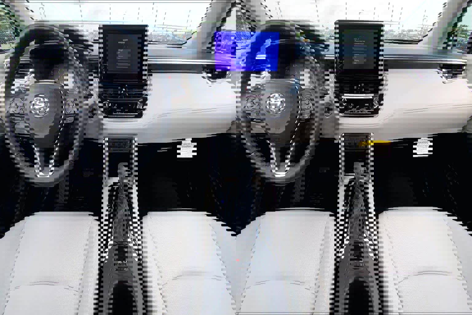 Used 2023 Toyota Corolla Cross LE FWD image 15