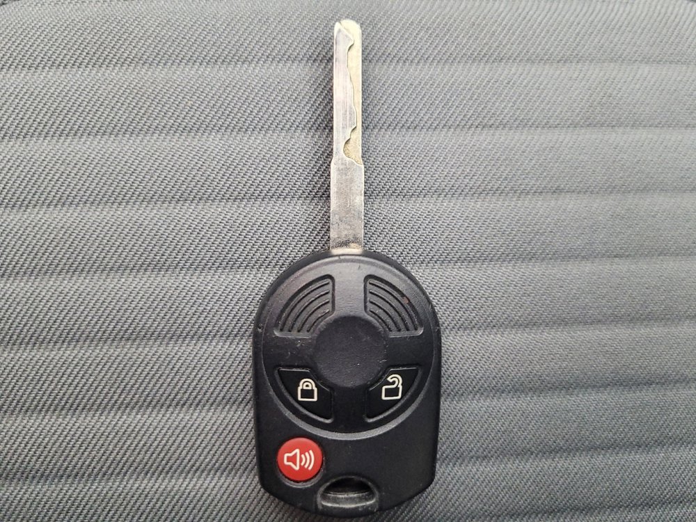 Used 2018 Ford Escape SE w/ SE Sport Appearance Package image 32