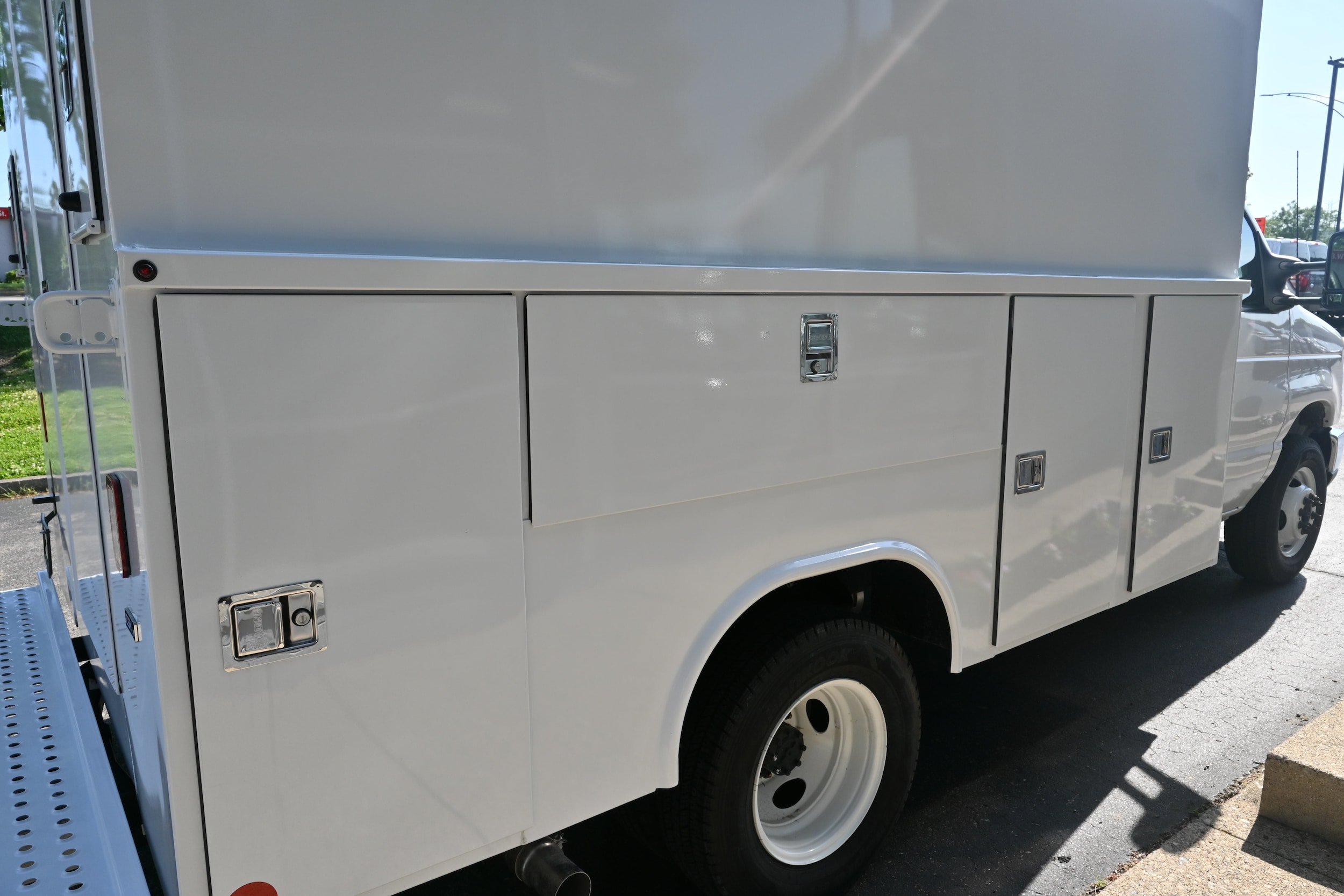 New 2025 Ford E-350 and Econoline 350 Super Duty w/ Power Equipment Group RWD image 8