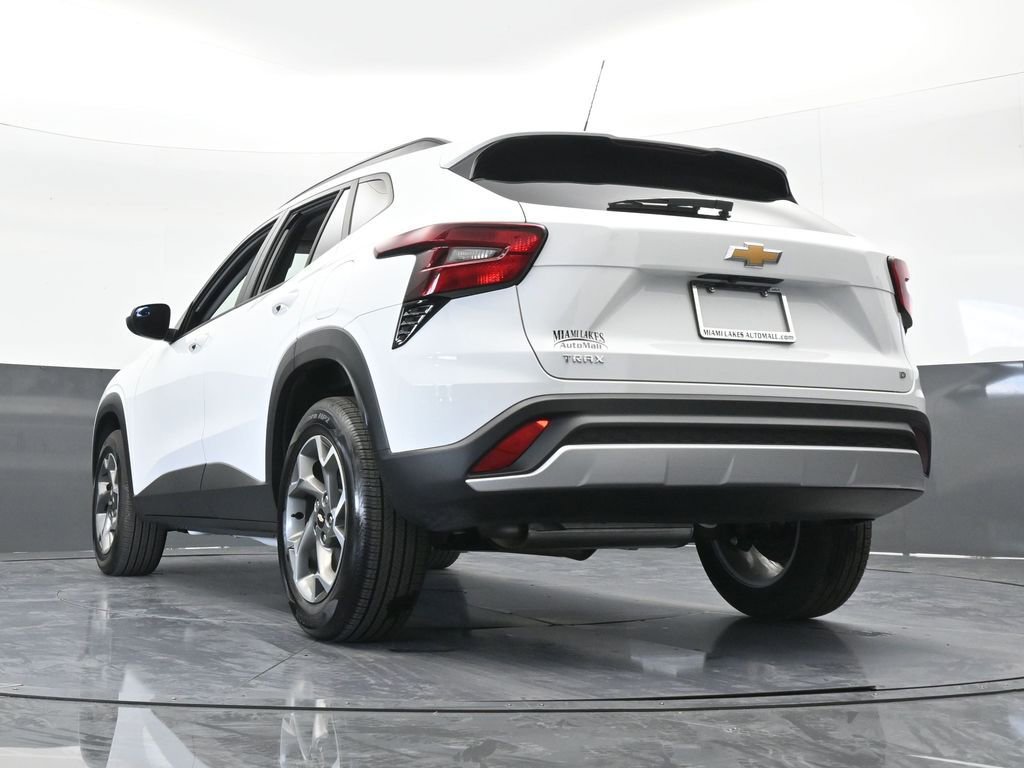 Used 2025 Chevrolet Trax LT w/ LT Convenience Package image 59