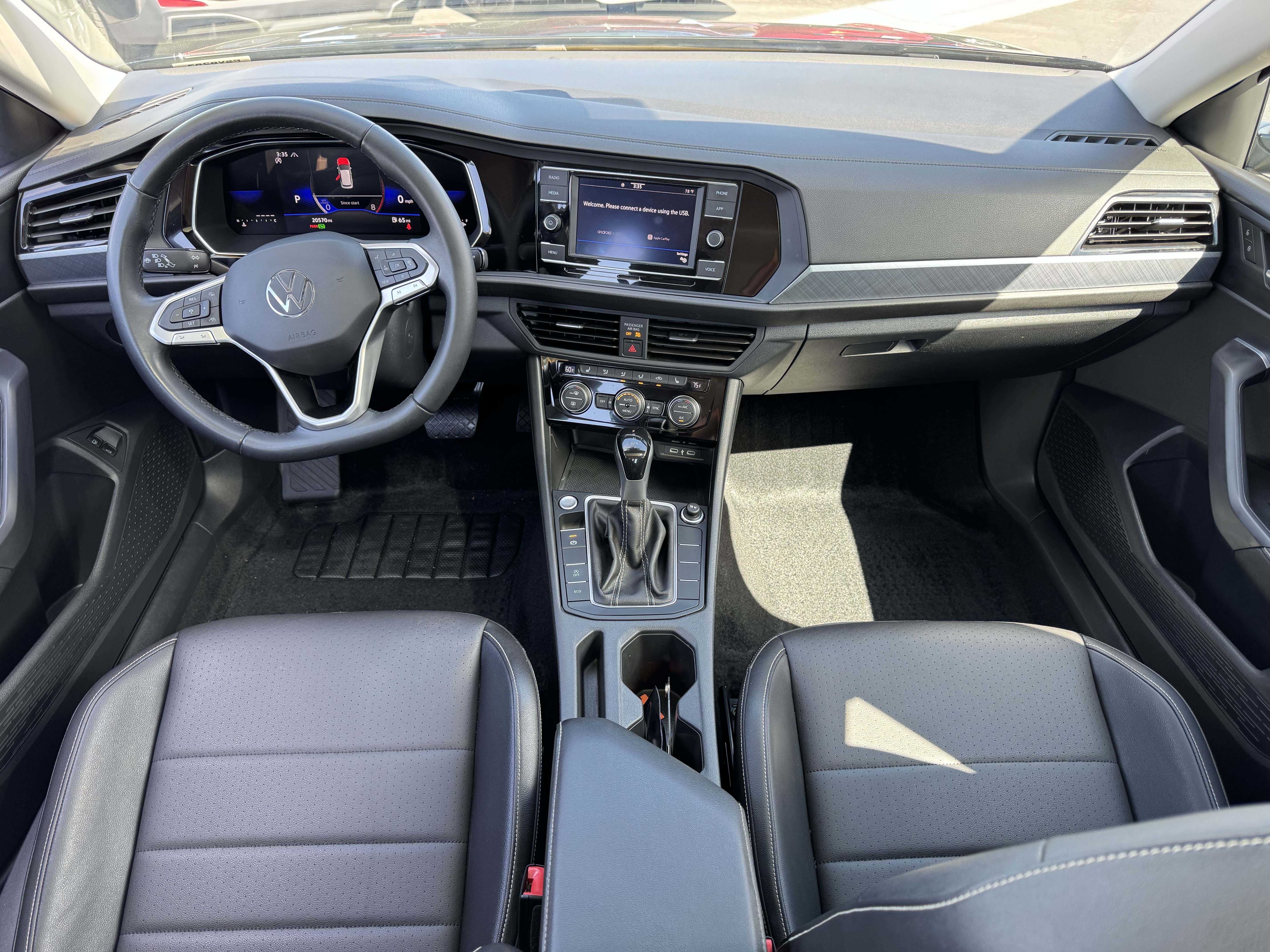 Certified 2024 Volkswagen Jetta SE FWD image 29
