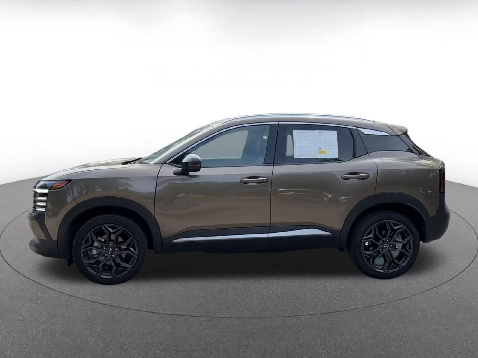Used 2026 Nissan Kicks SR FWD image 8