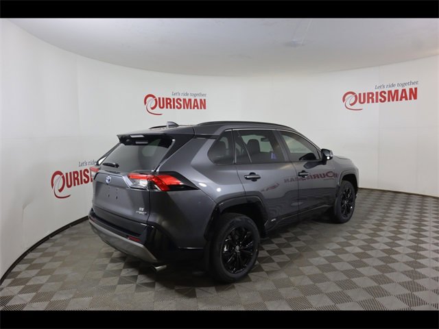 Used 2024 Toyota RAV4 SE image 7