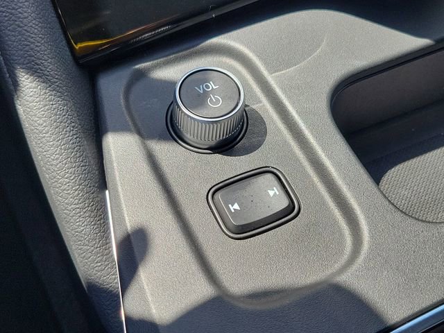 Used 2025 Acura MDX SH-AWD image 34