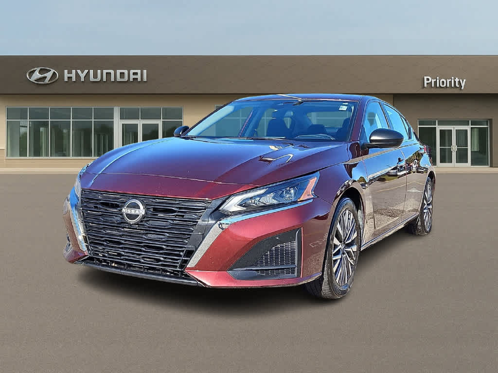 Used 2025 Nissan Altima 2.5 SV