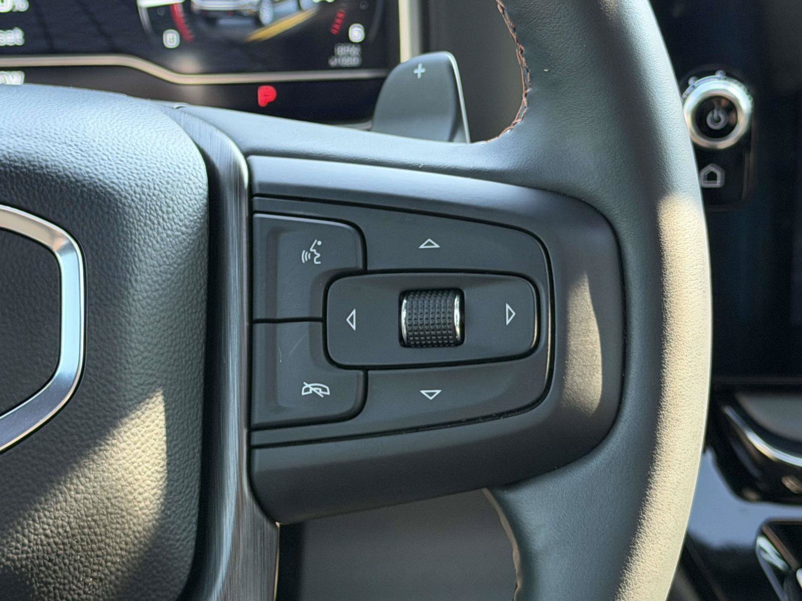 Used 2024 GMC Sierra 1500 AT4 w/ Technology Package AWD/4WD image 17