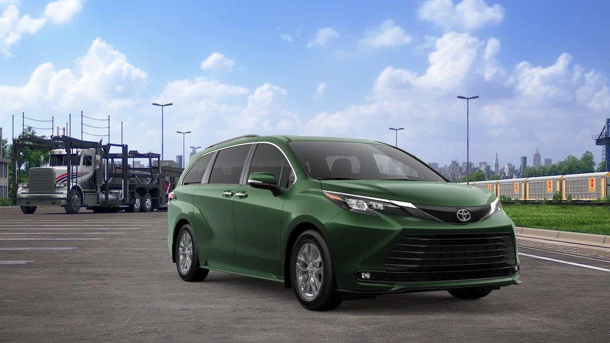 New 2026 Toyota Sienna XLE FWD image 17