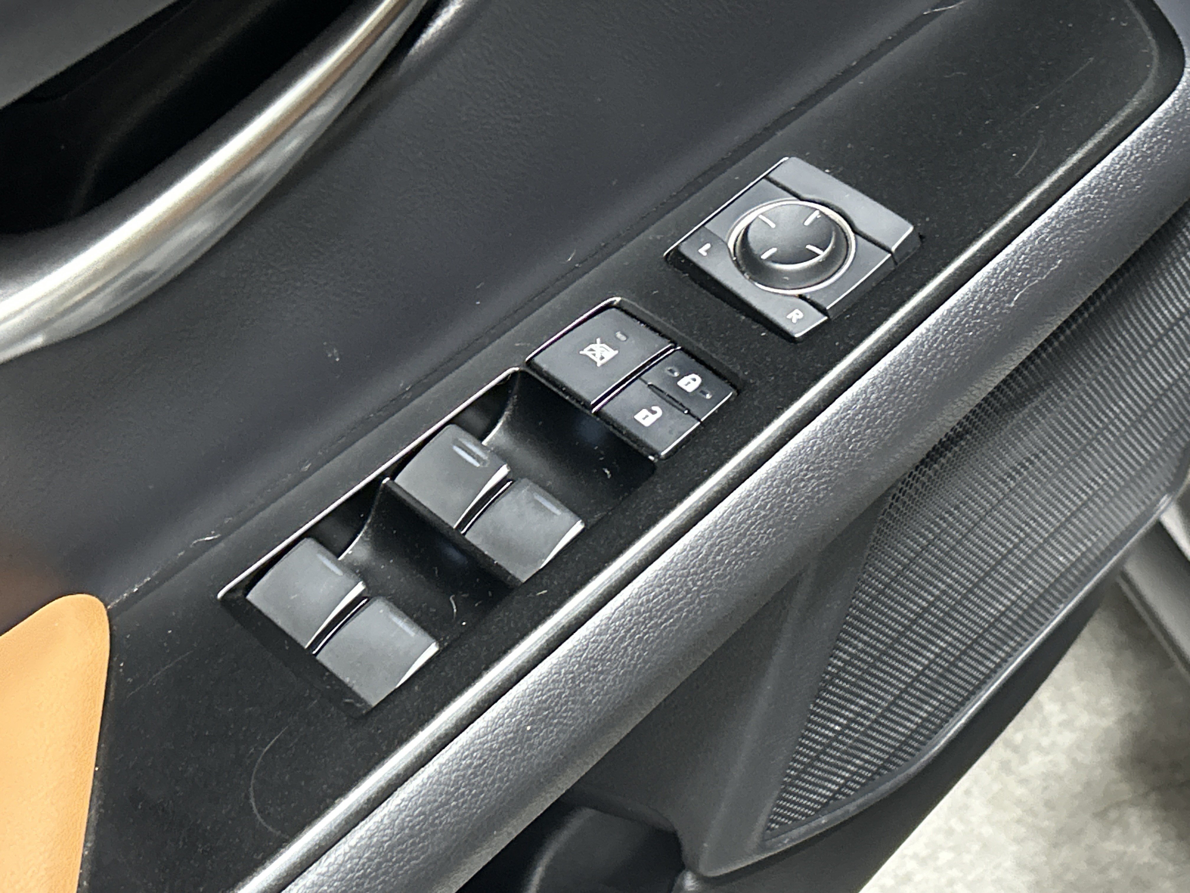 Used 2020 Lexus UX 250h w/ Premium Package AWD/4WD image 15