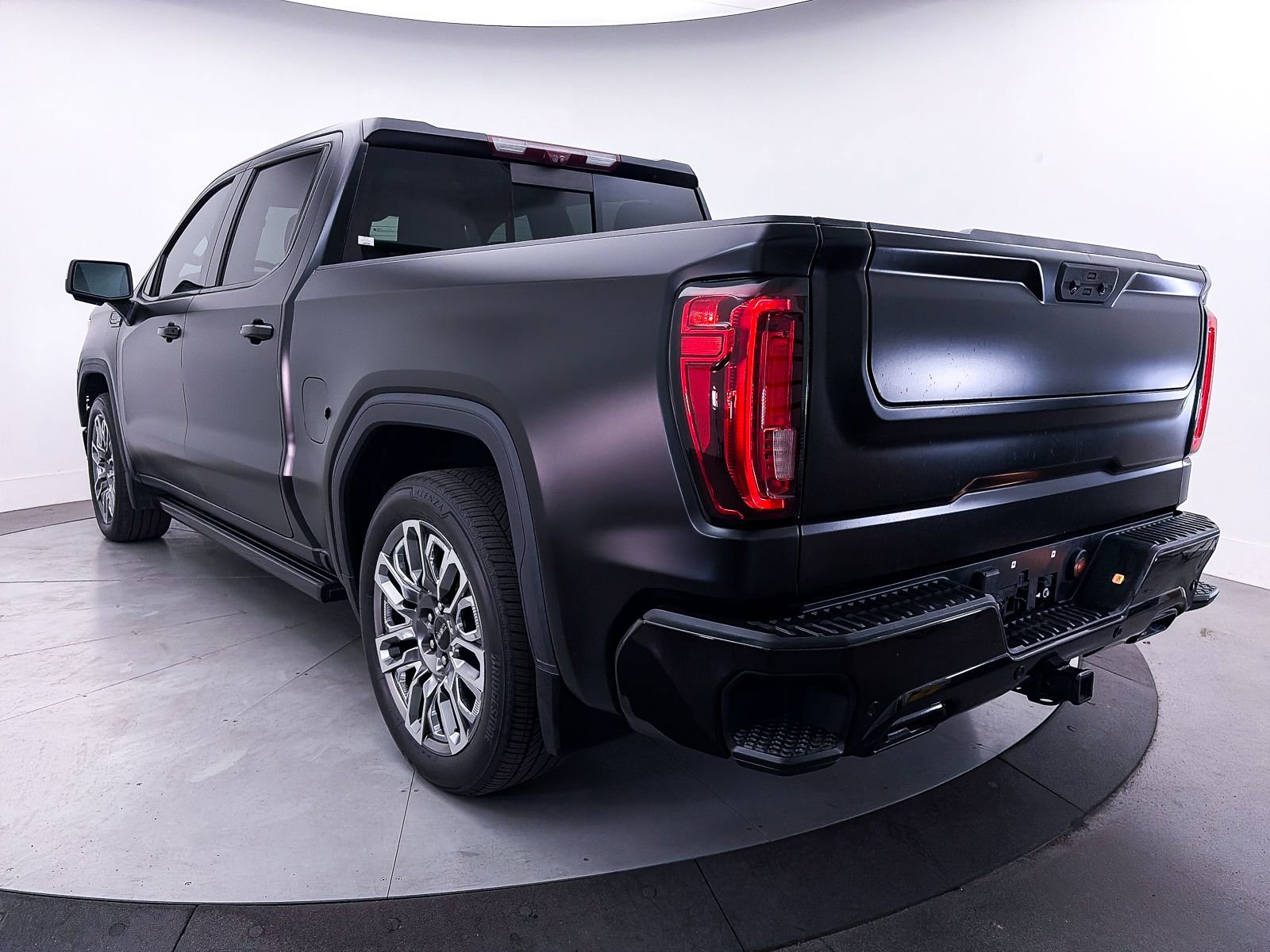 Used 2022 GMC Sierra 1500 Denali w/ Technology Package AWD/4WD image 16