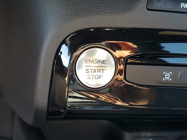 Used 2024 Ford Escape ST-Line w/ Tech Pack #1 AWD/4WD image 12