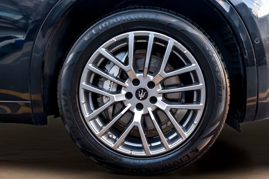 Used 2024 Maserati Grecale GT image 34