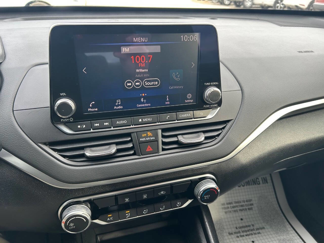 Used 2022 Nissan Altima 2.5 SV image 22