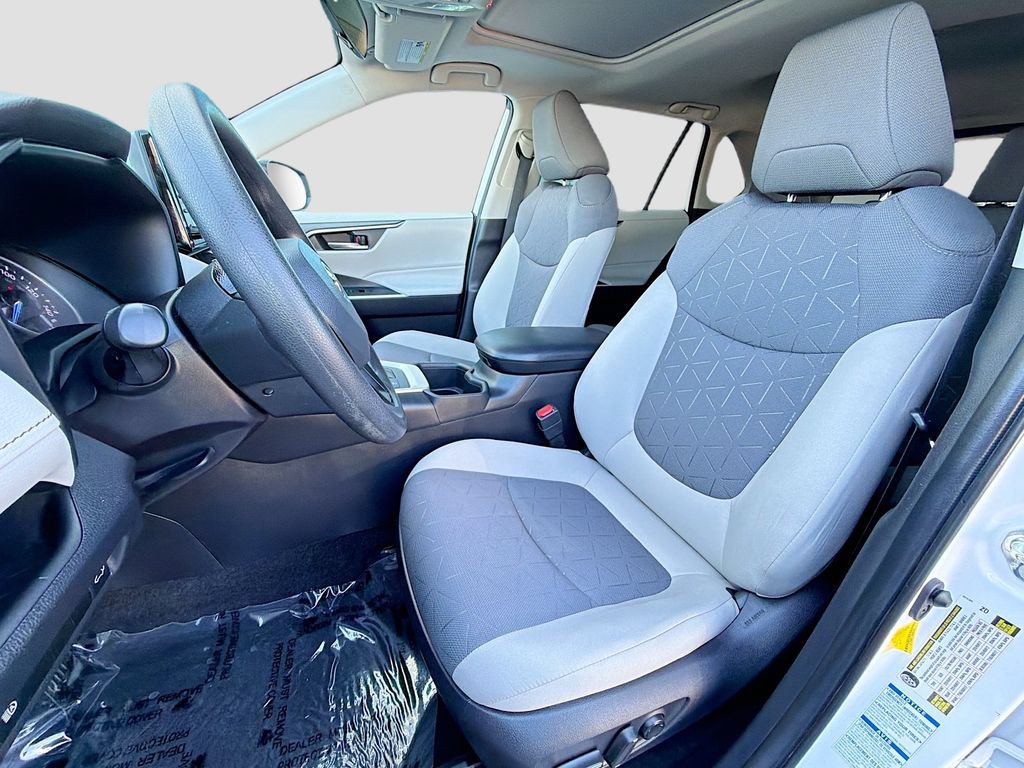 Used 2022 Toyota RAV4 XLE w/ Convenience Package AWD/4WD image 19