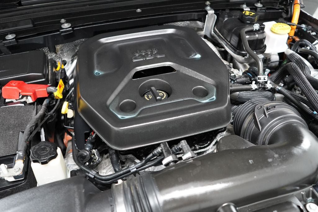 Used 2025 Jeep Wrangler Unlimited Sahara AWD/4WD image 32