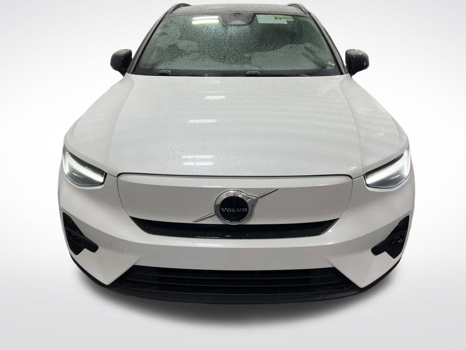 New 2024 Volvo XC40 Recharge Plus image 3