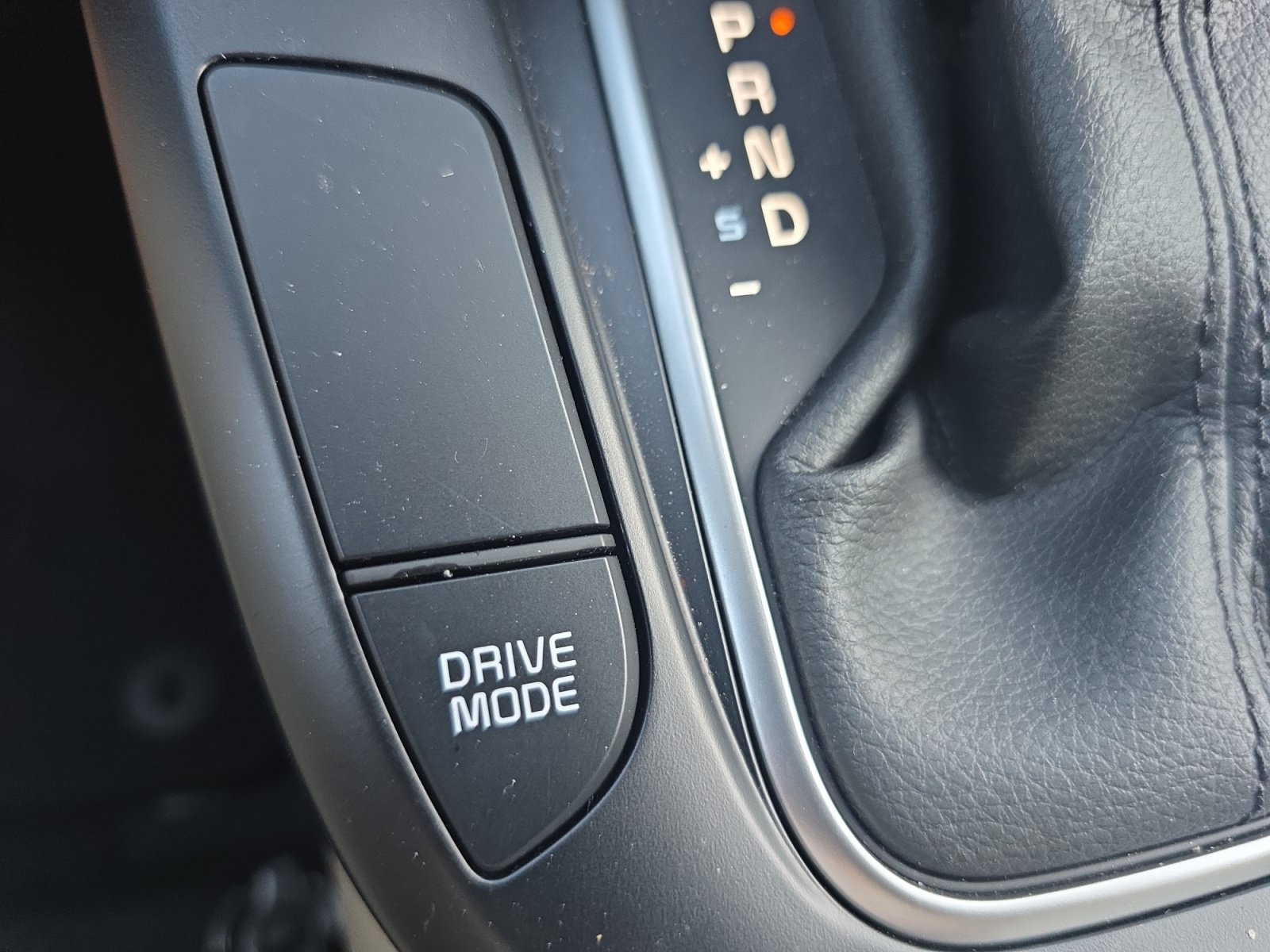 Used 2025 Kia Soul LX w/ LX Technology Package FWD image 17