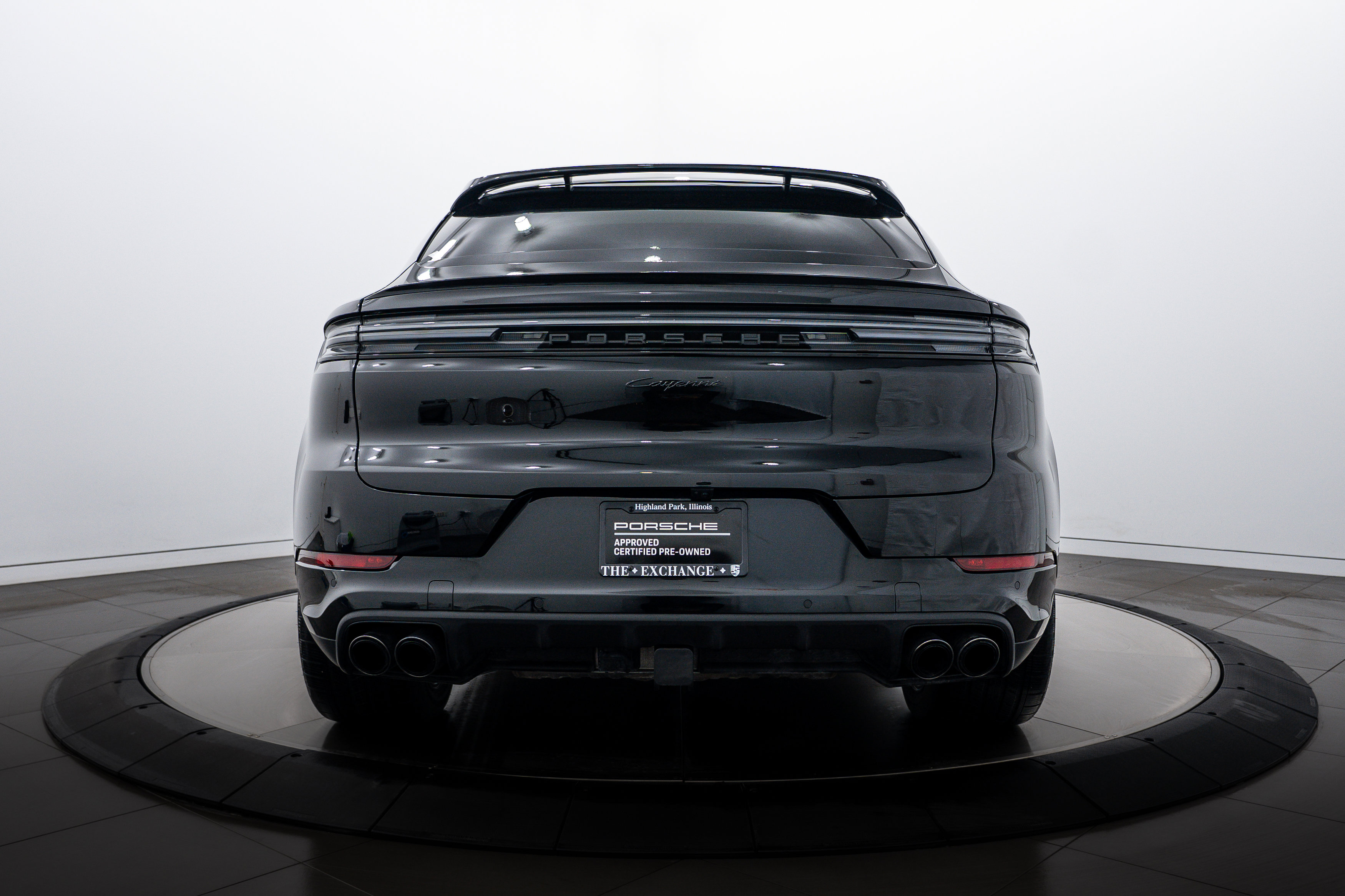 Certified 2025 Porsche Cayenne Coupe image 6