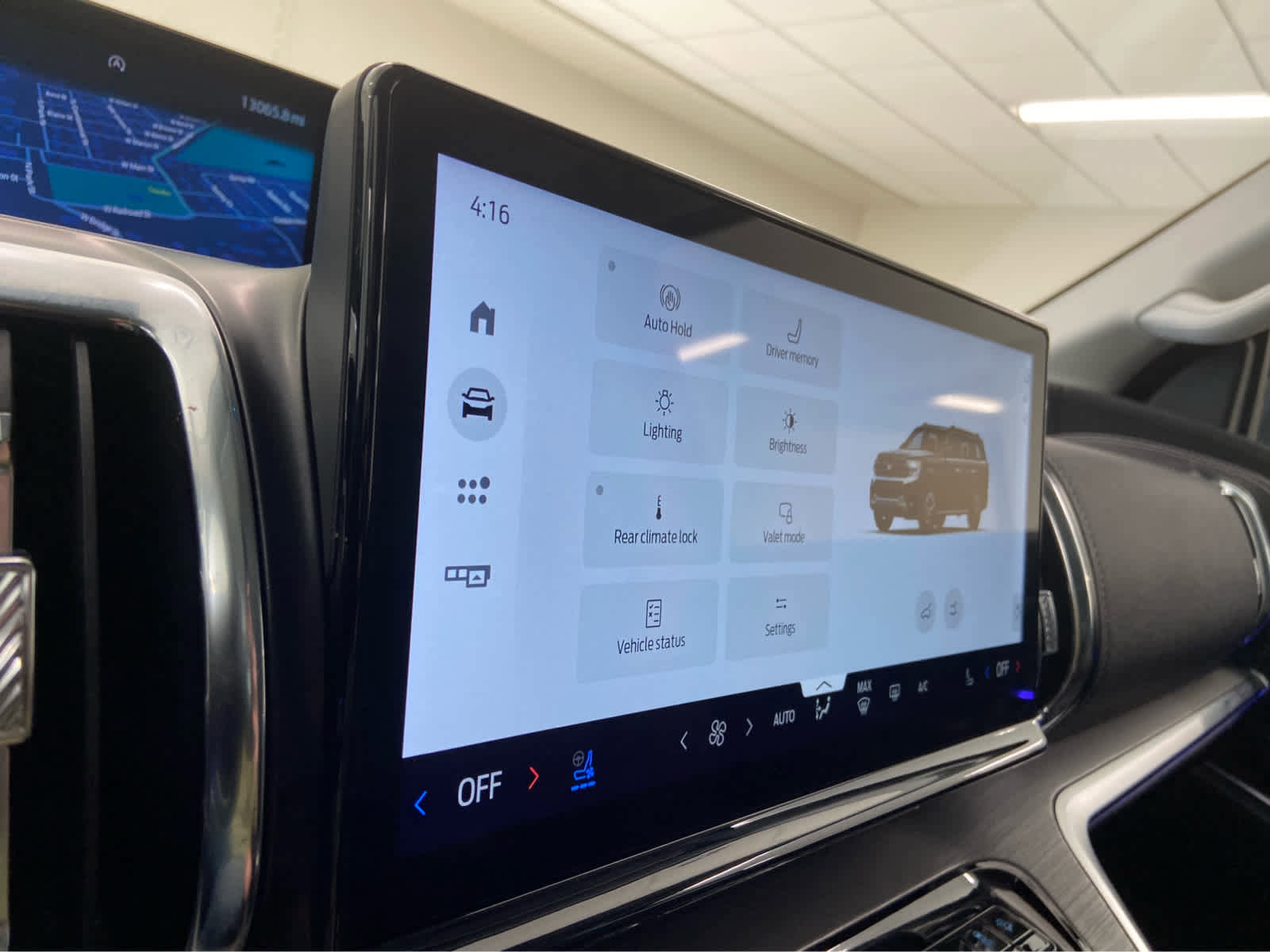 Used 2025 Ford Expedition Platinum image 35