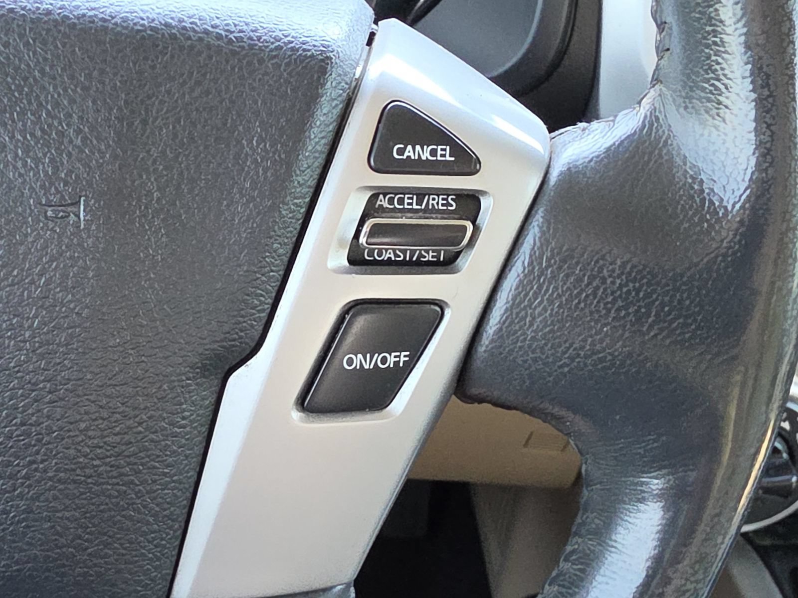 Used 2017 Nissan Titan SV AWD/4WD image 22
