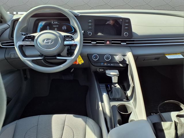 New 2026 Hyundai Elantra SE FWD image 12