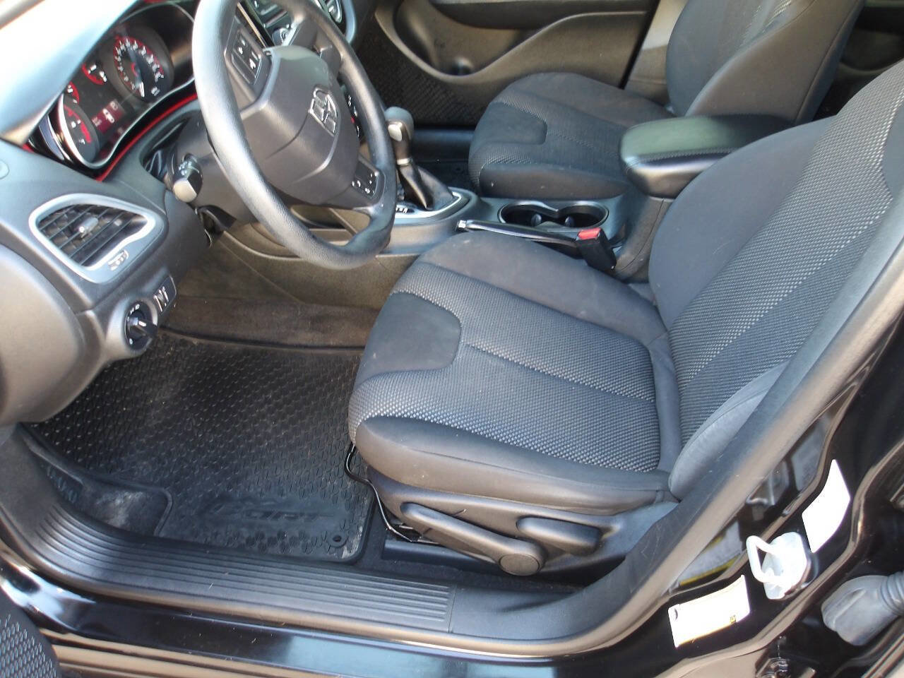 Used 2016 Dodge Dart SE w/ Convenience Group FWD image 5
