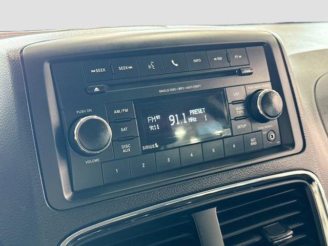 Used 2016 Dodge Grand Caravan American Value Package w/ UConnect Hands-Free Group image 14