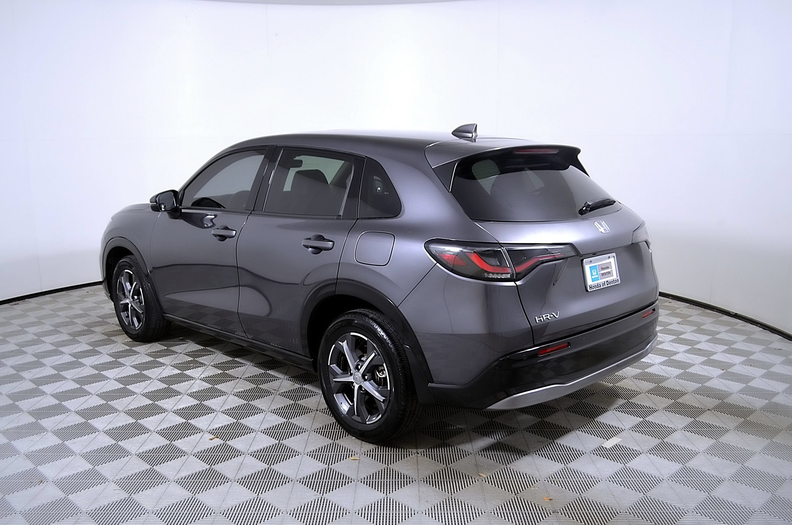 Used 2024 Honda HR-V EX-L image 9