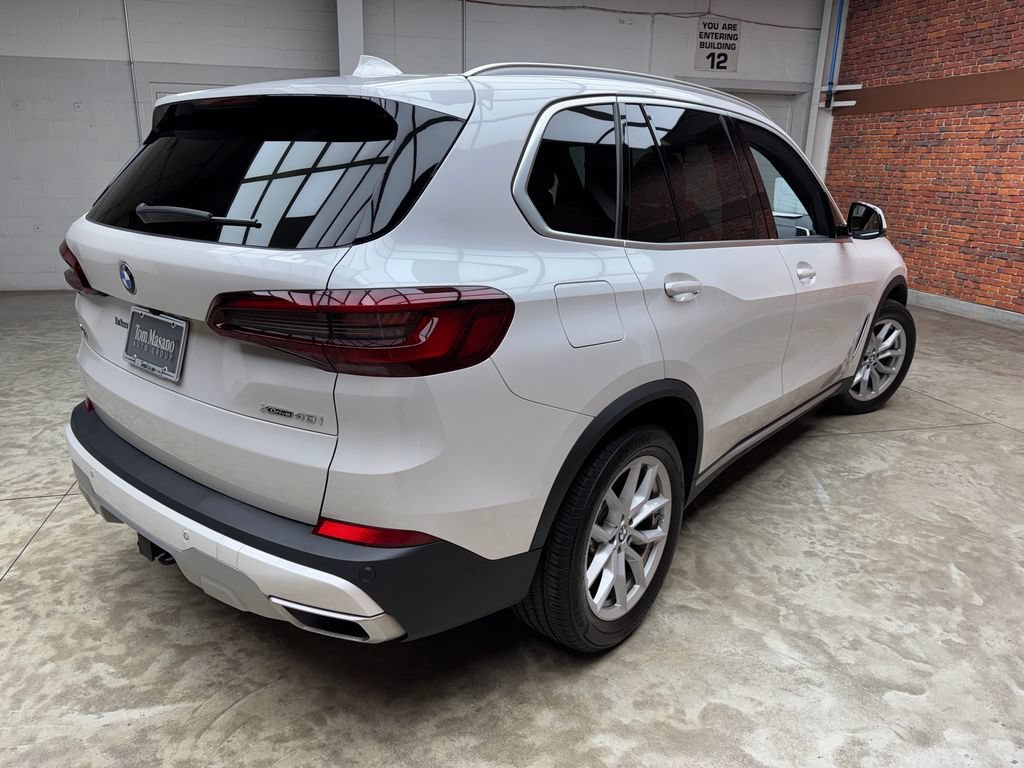 Used 2022 BMW X5 xDrive40i w/ Premium Package AWD/4WD image 6