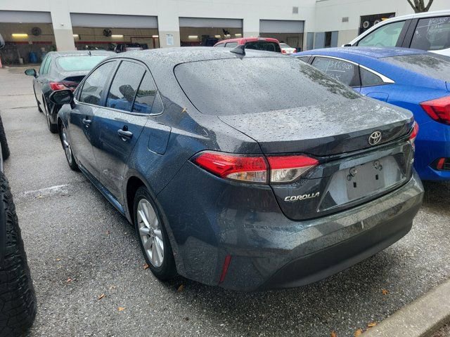 Used 2023 Toyota Corolla LE w/ LE Premium Package image 3