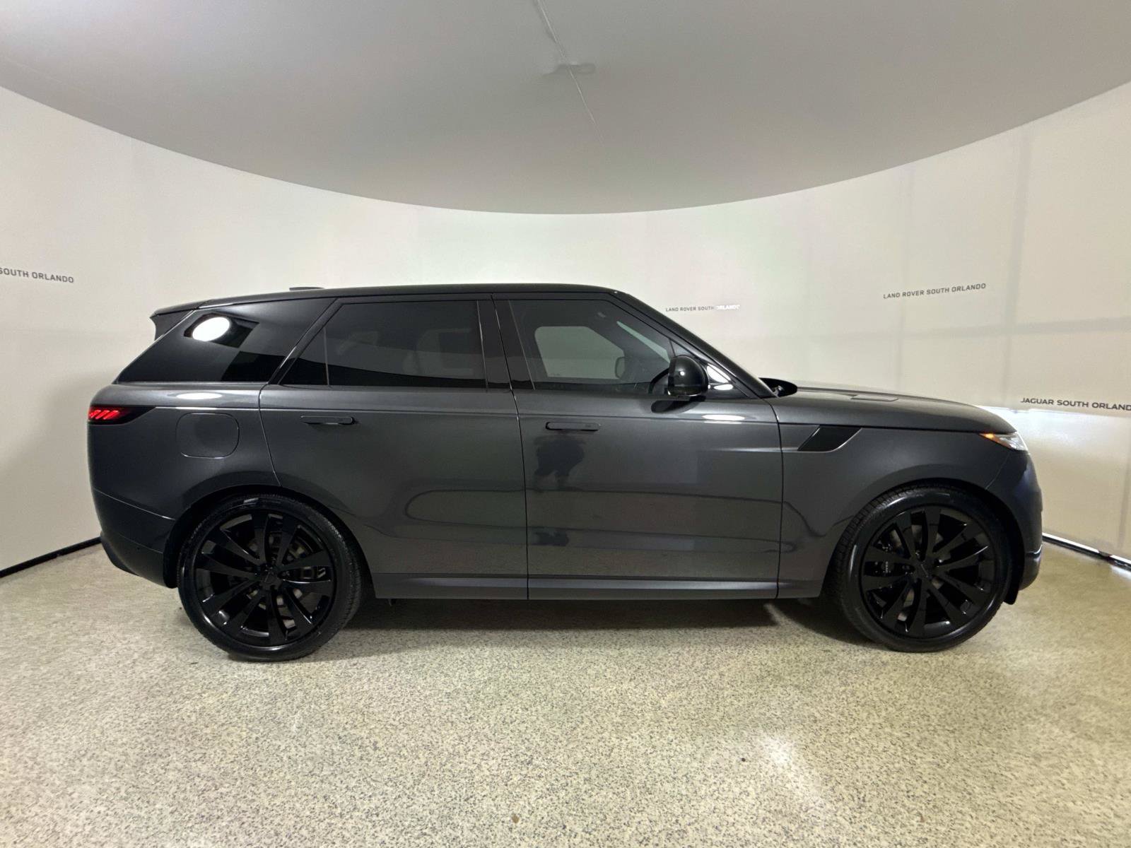 New 2026 Land Rover Range Rover Sport SE AWD/4WD image 6