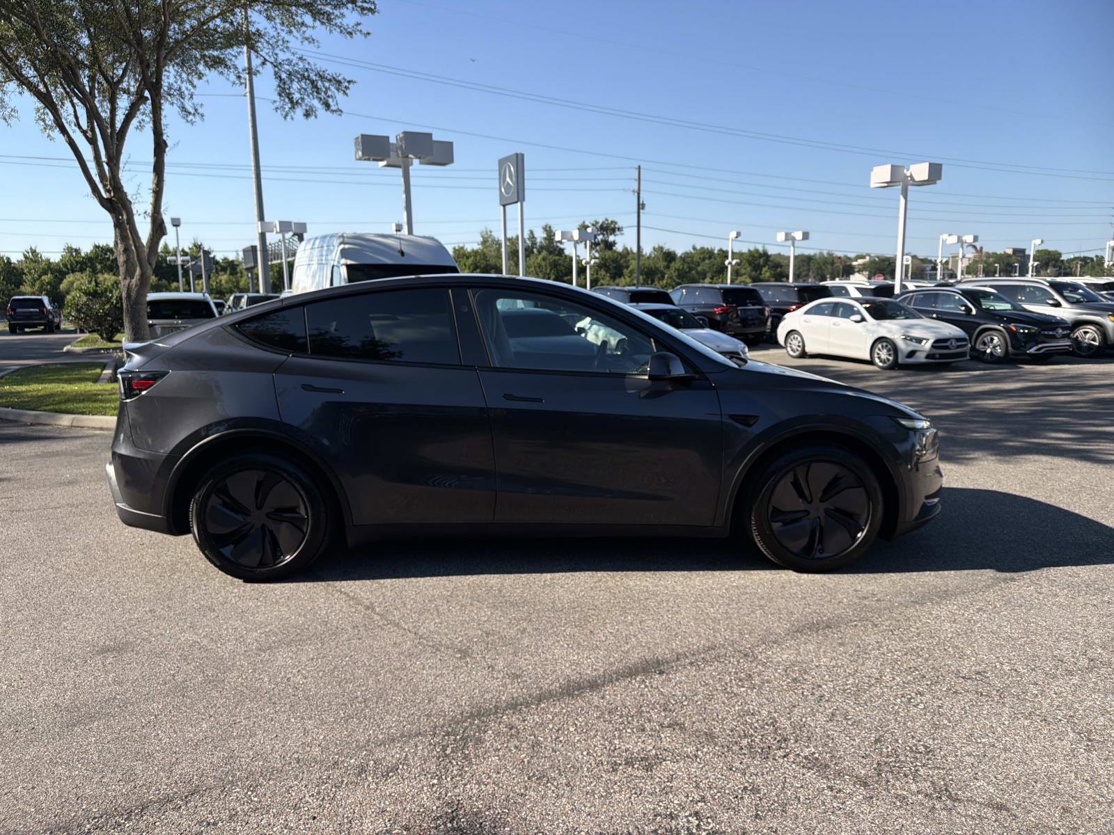 Used 2026 Tesla Model Y Long Range image 2