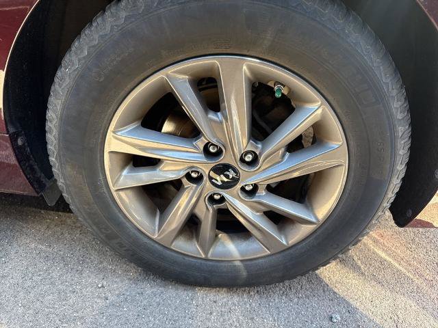 Used 2020 Kia Optima LX image 16