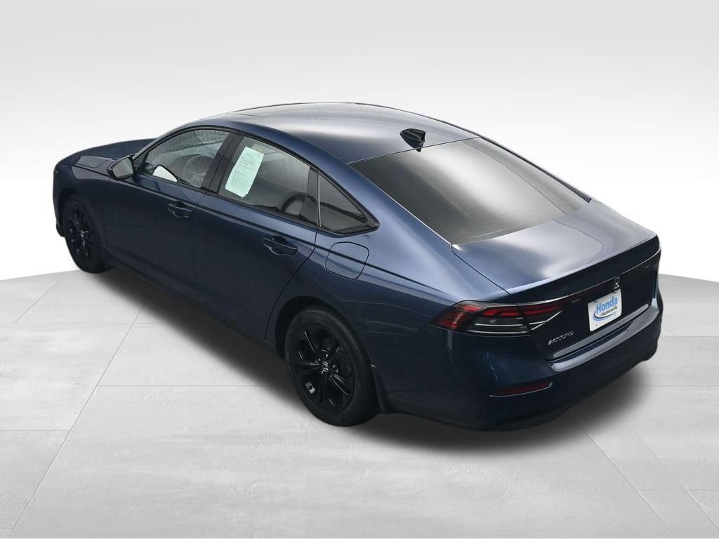 Used 2025 Honda Accord SE image 35