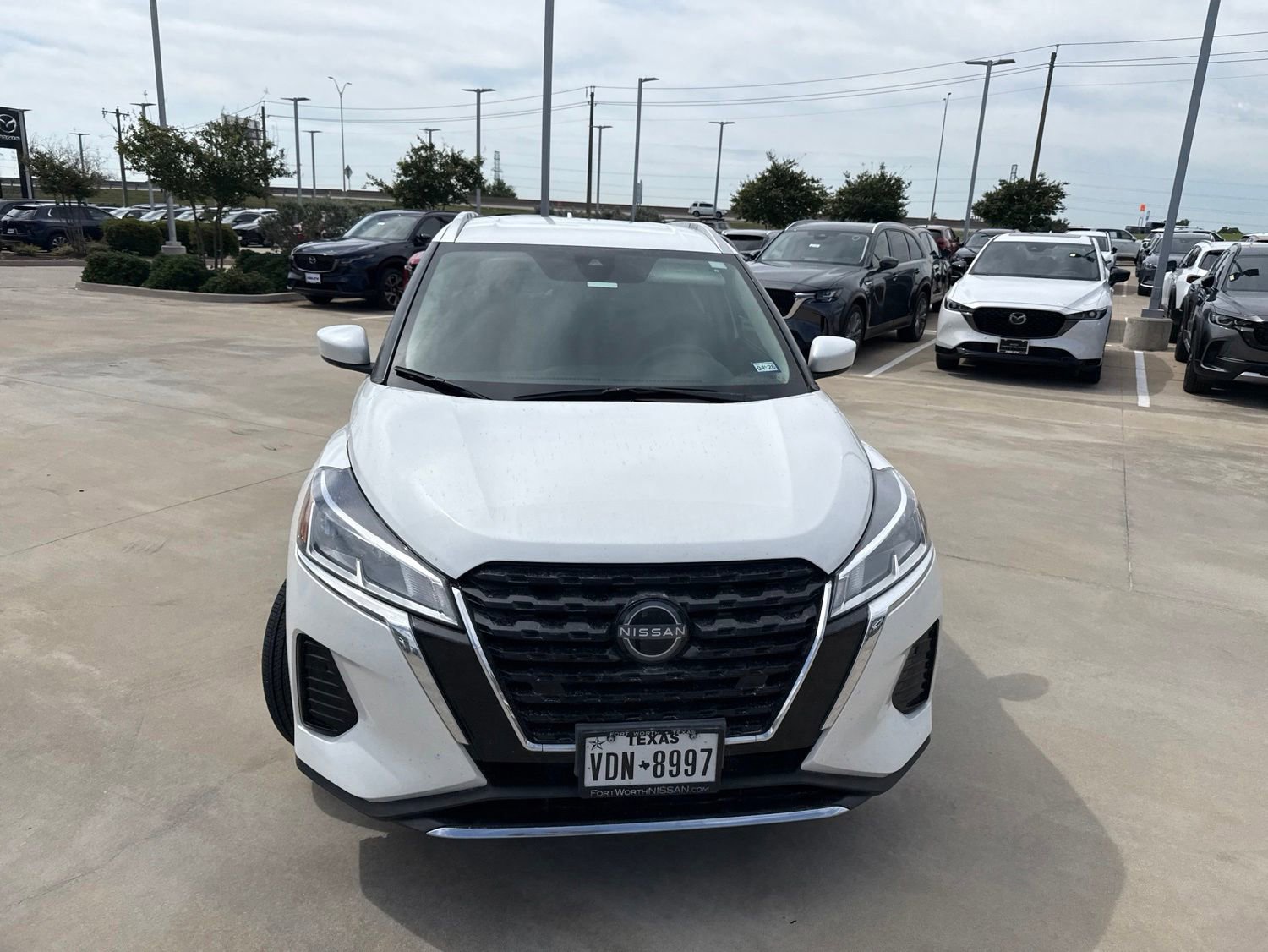 Used 2024 Nissan Kicks SV FWD image 3
